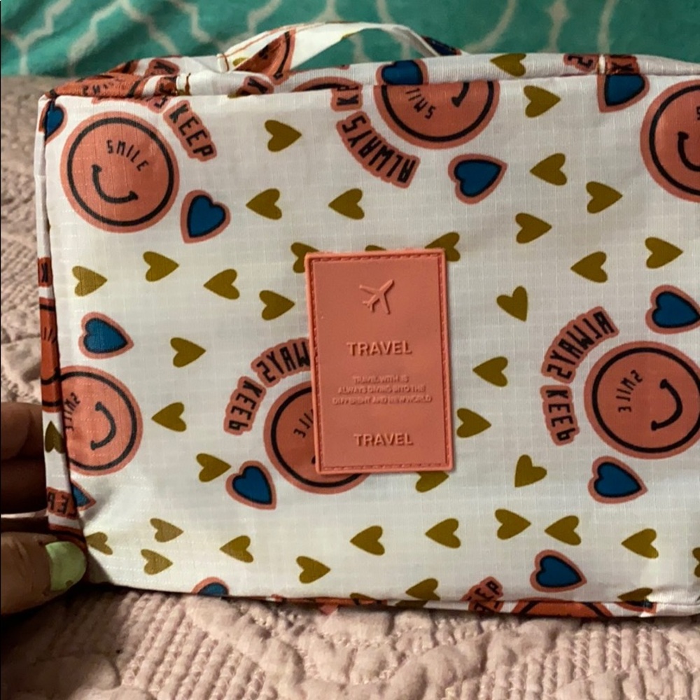 Travel toiletrie bag